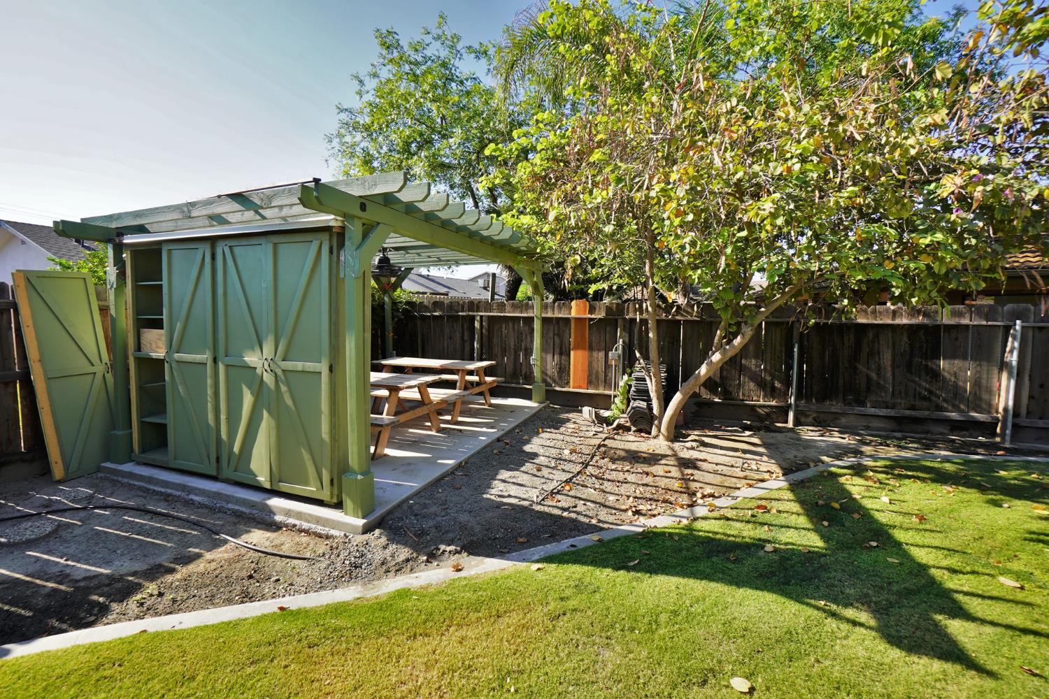 2479 Carter Way, Hanford, CA 93230