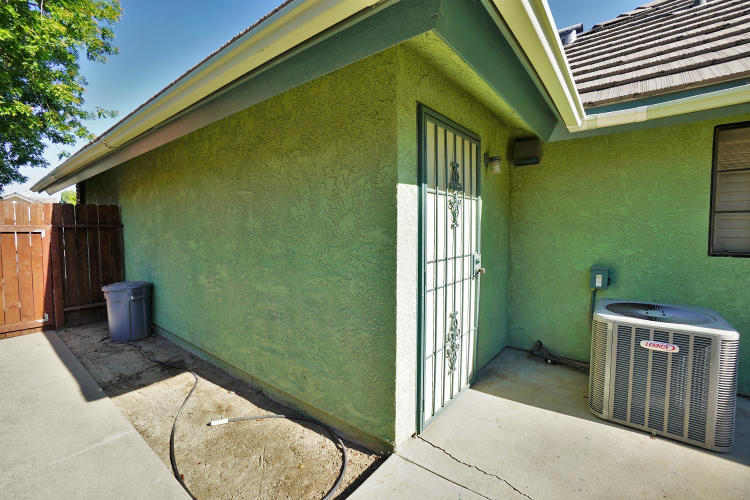 2479 Carter Way, Hanford, CA 93230