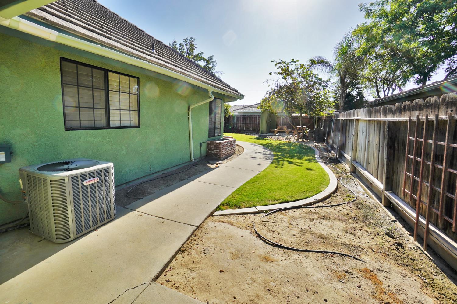 2479 Carter Way, Hanford, CA 93230