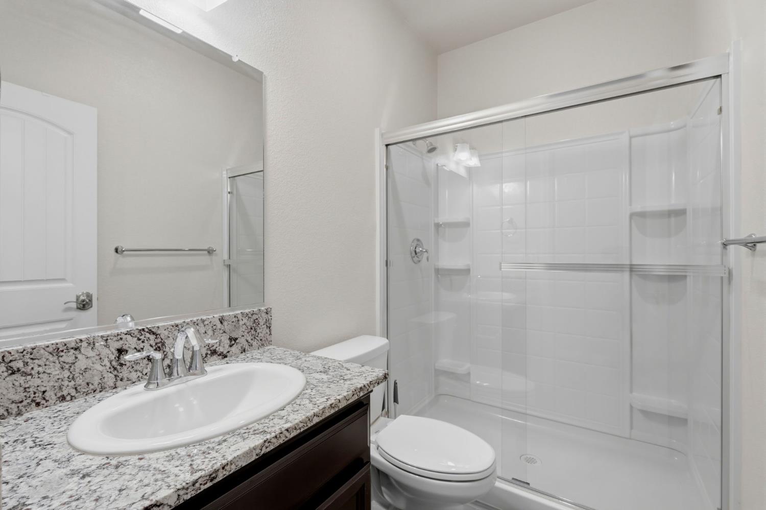 2025 Madeline Dr, Hanford, CA 93230