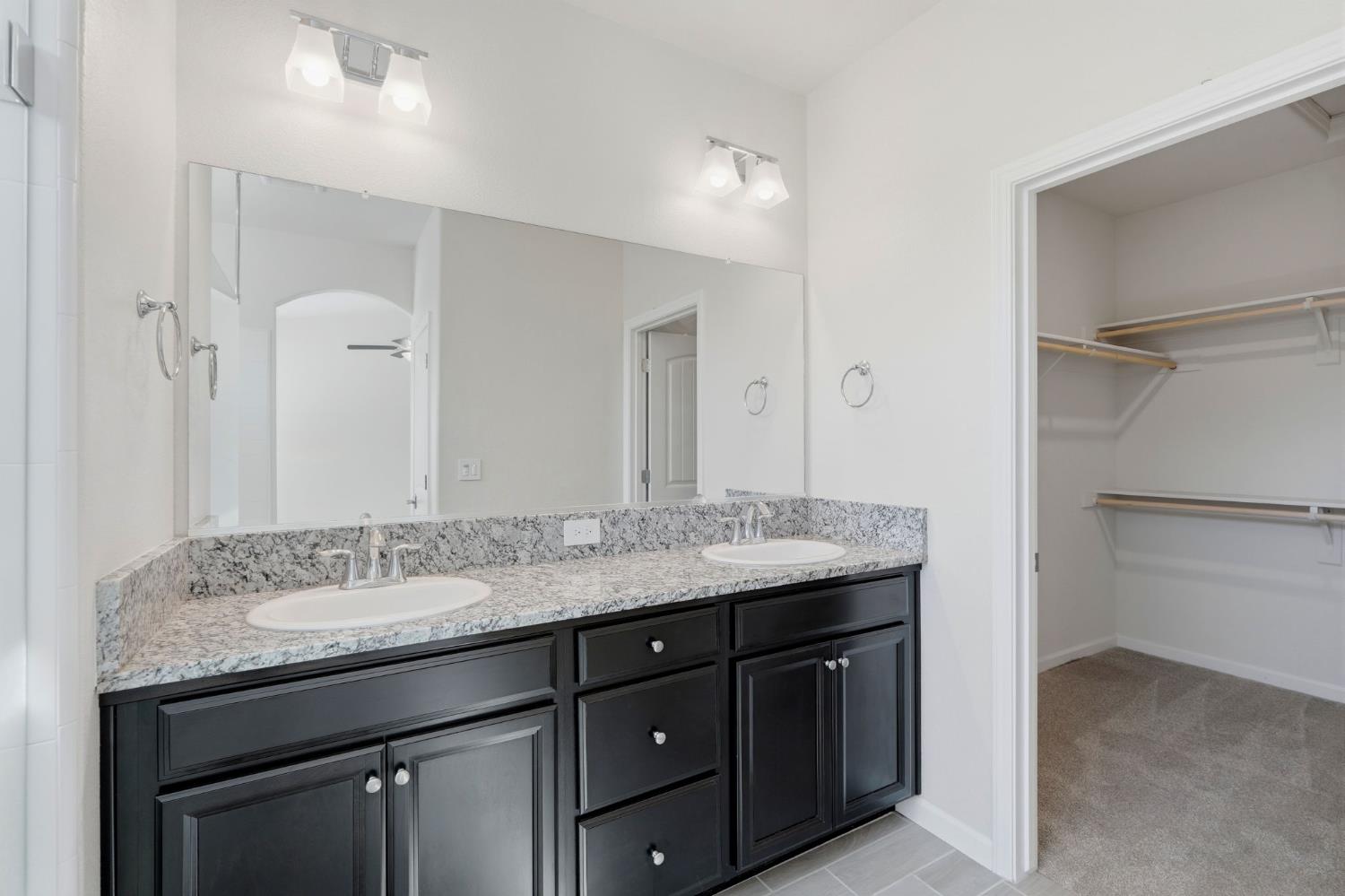 2025 Madeline Dr, Hanford, CA 93230