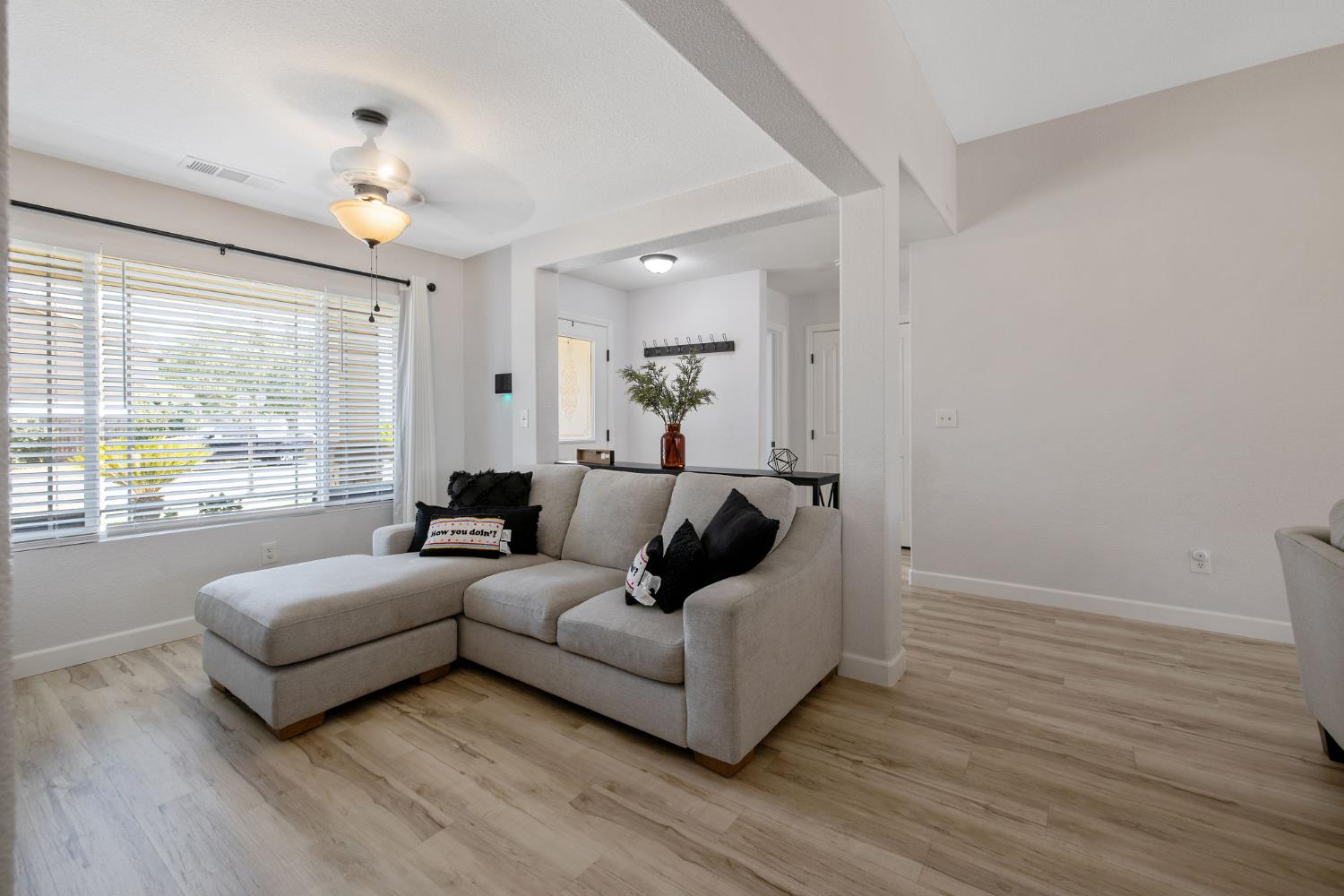 2138 Freedom St, Hanford, CA 93230