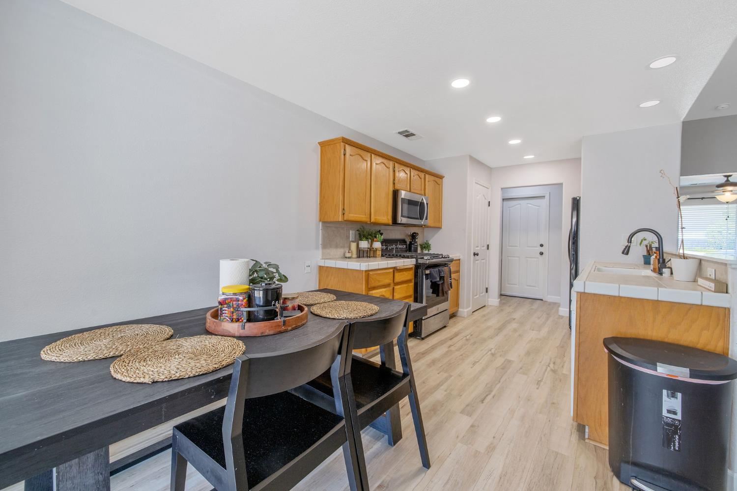 2138 Freedom St, Hanford, CA 93230