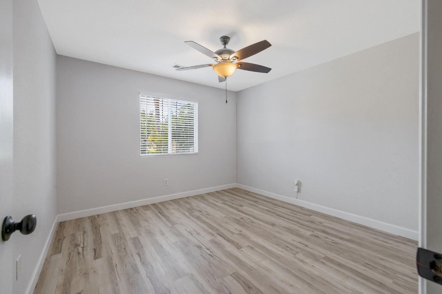 2138 Freedom St, Hanford, CA 93230