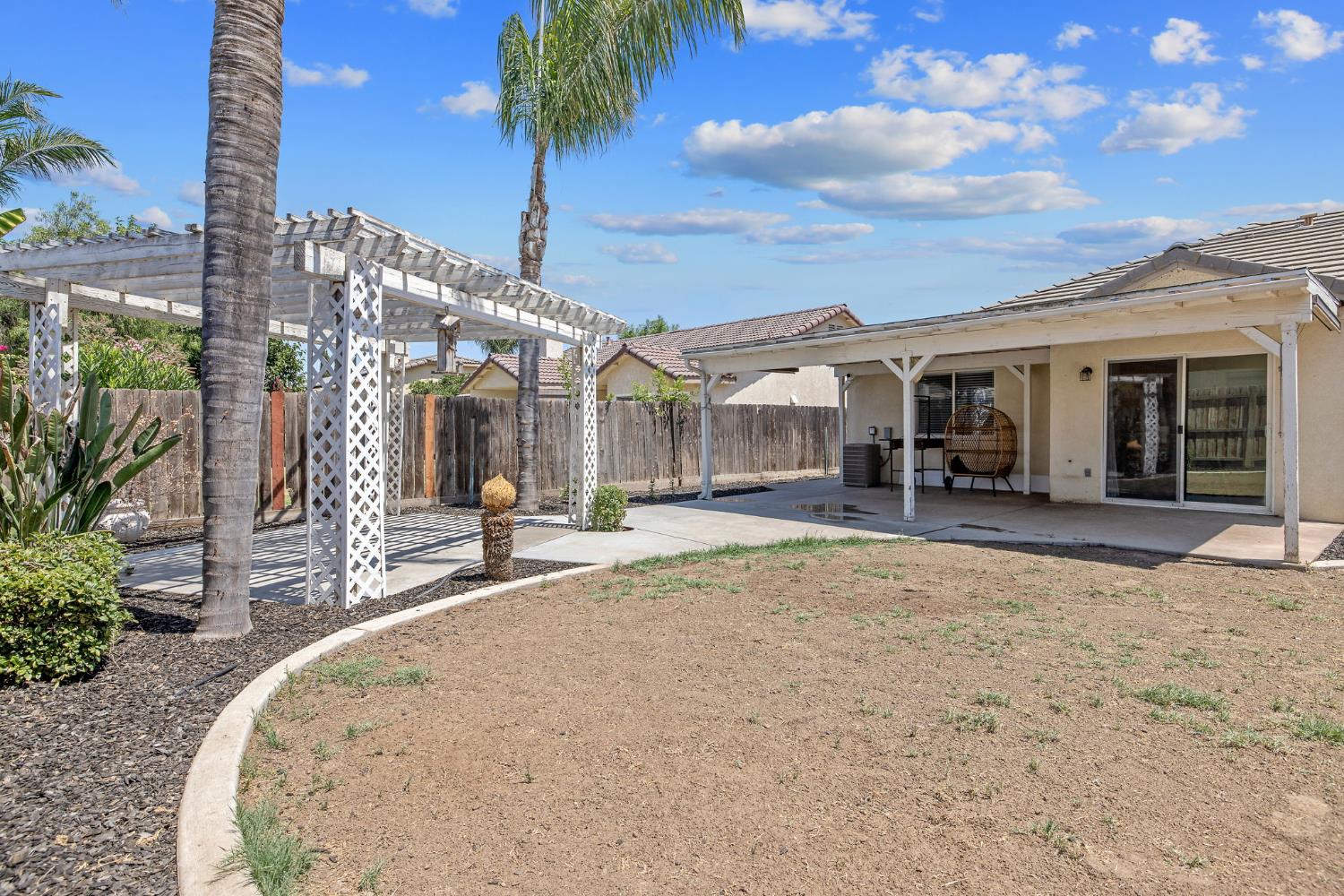 2138 Freedom St, Hanford, CA 93230