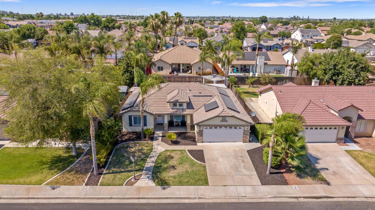 2138 Freedom St, Hanford, CA 93230