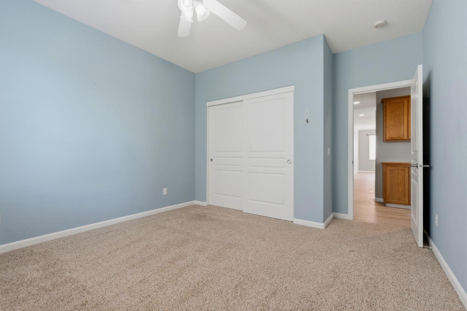 2429 N Oak Grove Ct, Visalia, CA 93291
