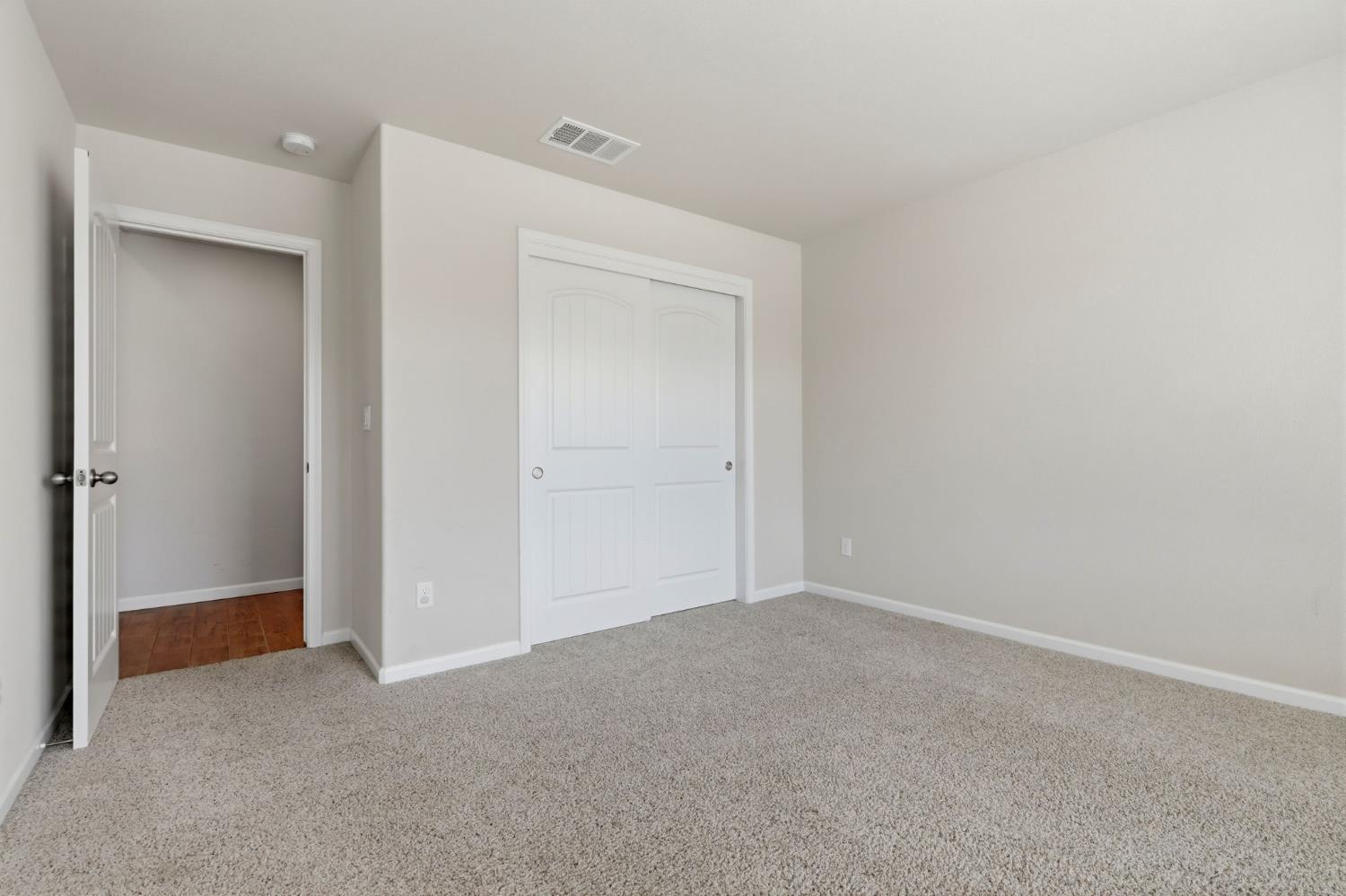 2081 Madeline Dr, Hanford, CA 93230