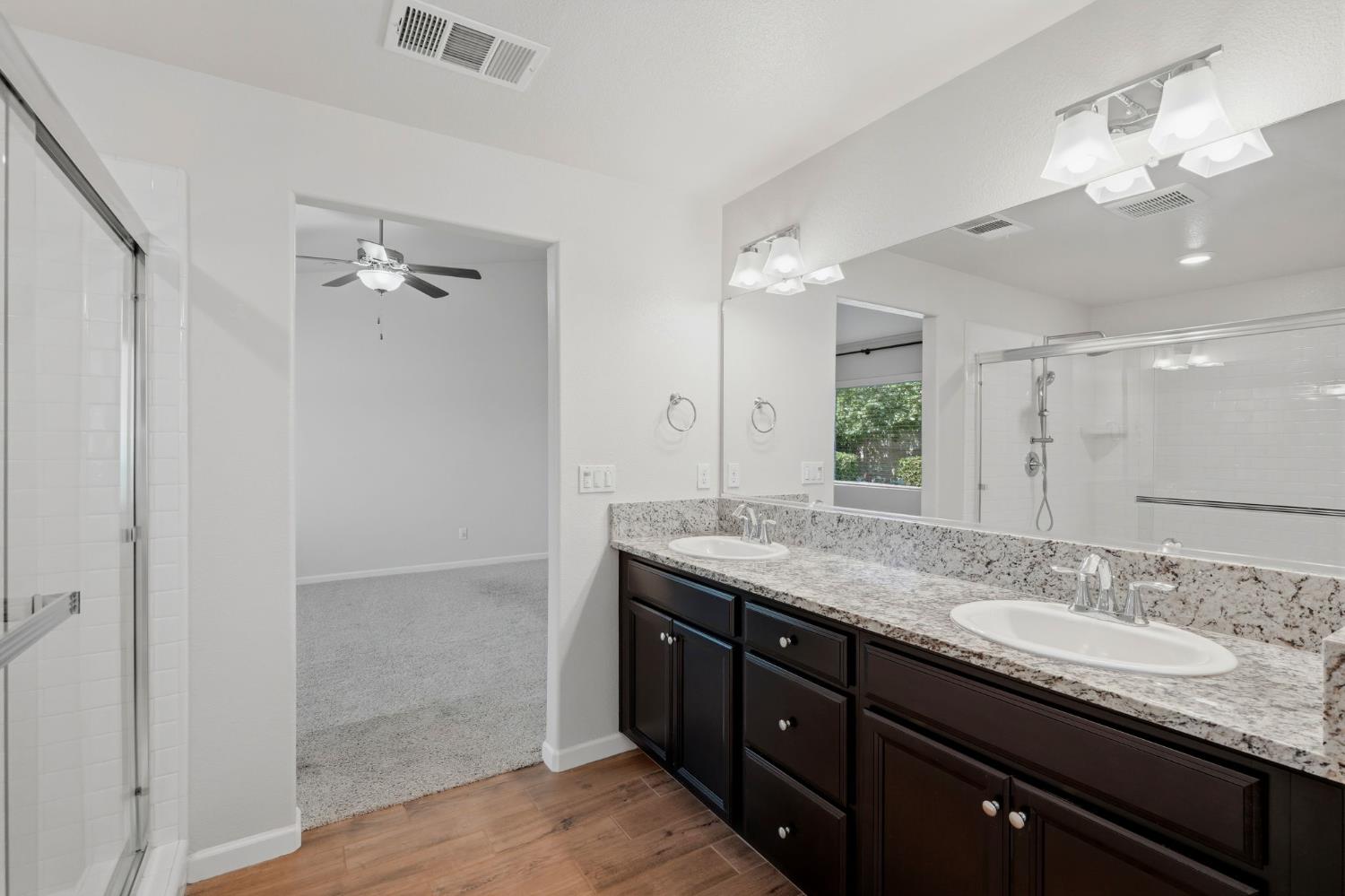 2081 Madeline Dr, Hanford, CA 93230