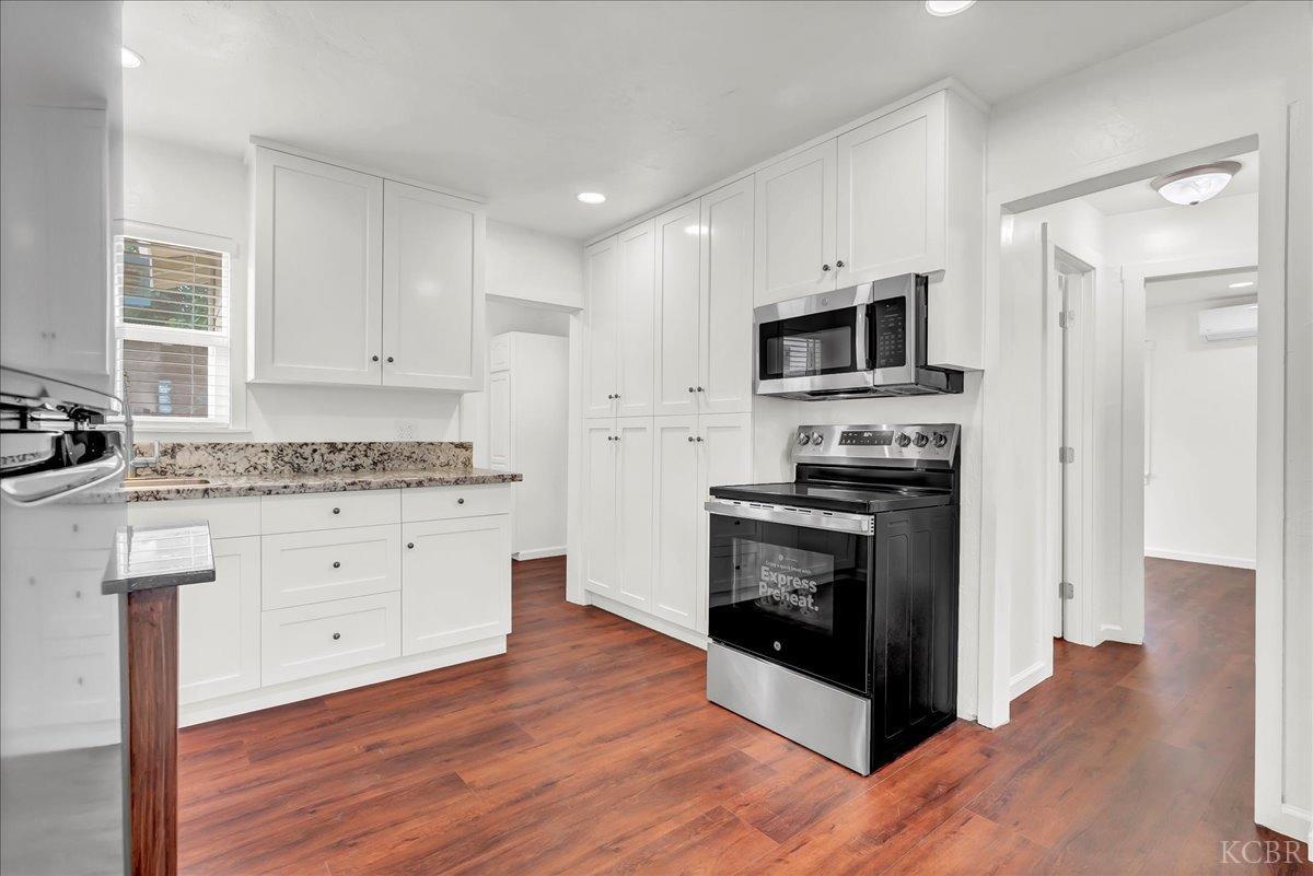 1015 Hall Ave, Corcoran, CA 93212