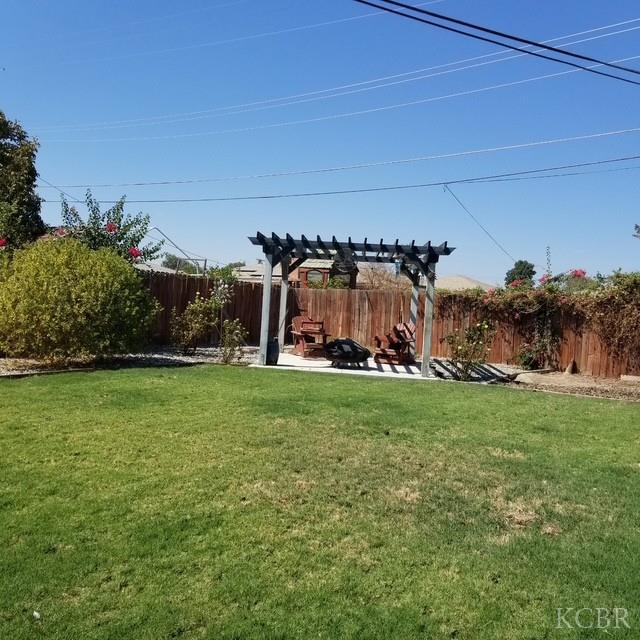 8586 Curtis St, Hanford, CA 93230