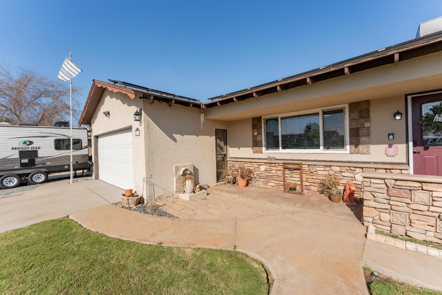 254 W Earl Way, Hanford, CA 93230