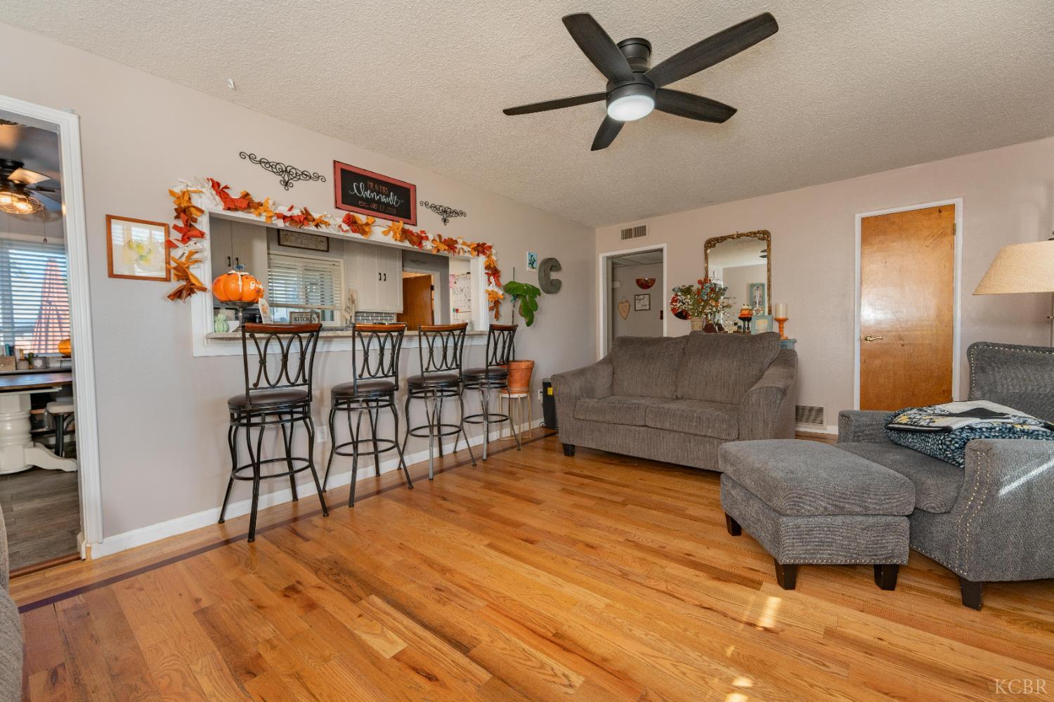 254 W Earl Way, Hanford, CA 93230