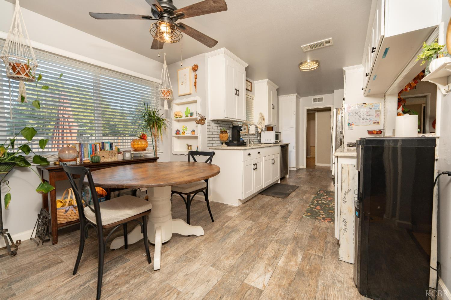 254 W Earl Way, Hanford, CA 93230