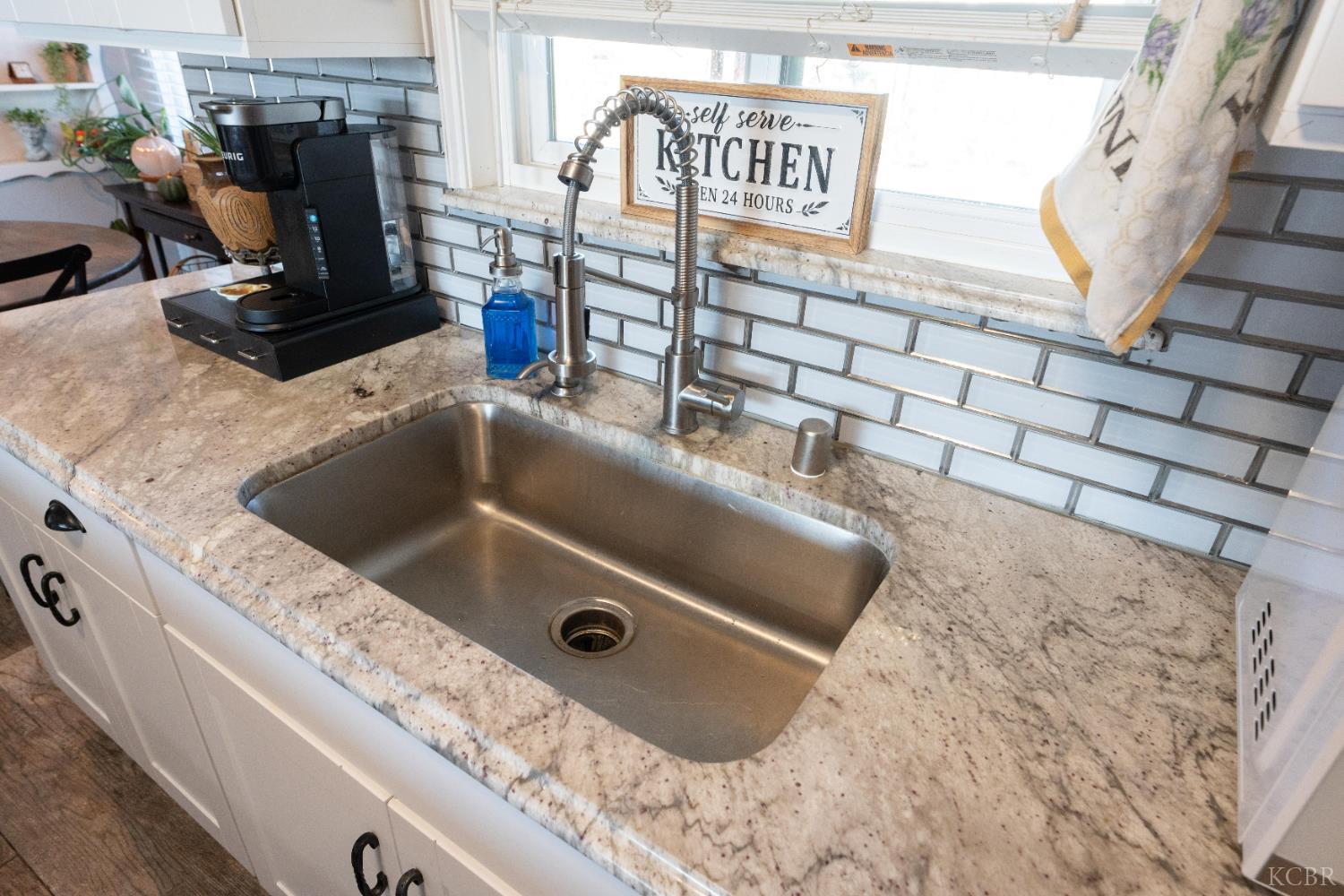 254 W Earl Way, Hanford, CA 93230