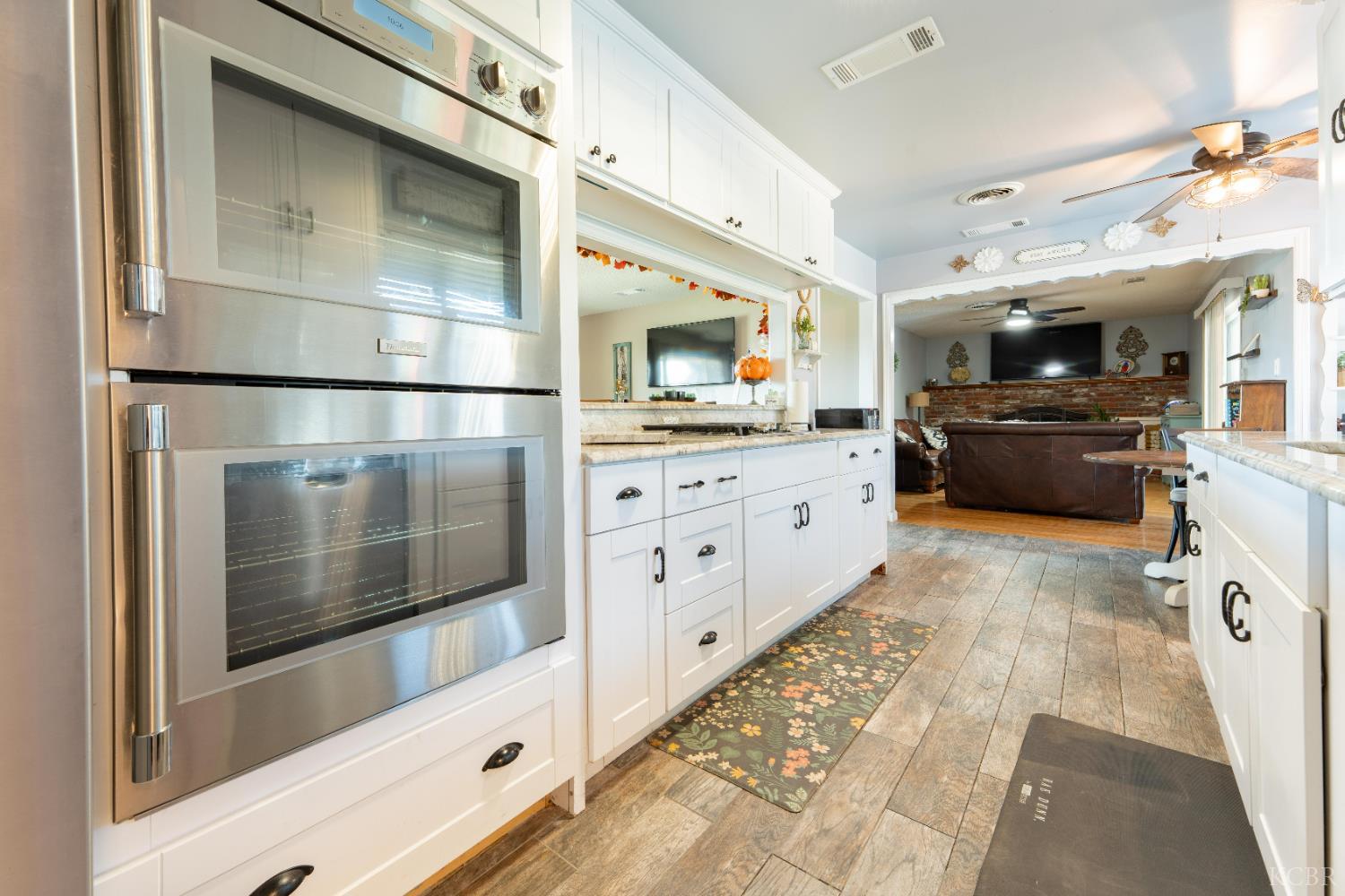 254 W Earl Way, Hanford, CA 93230