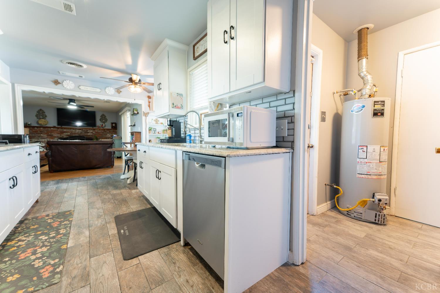 254 W Earl Way, Hanford, CA 93230