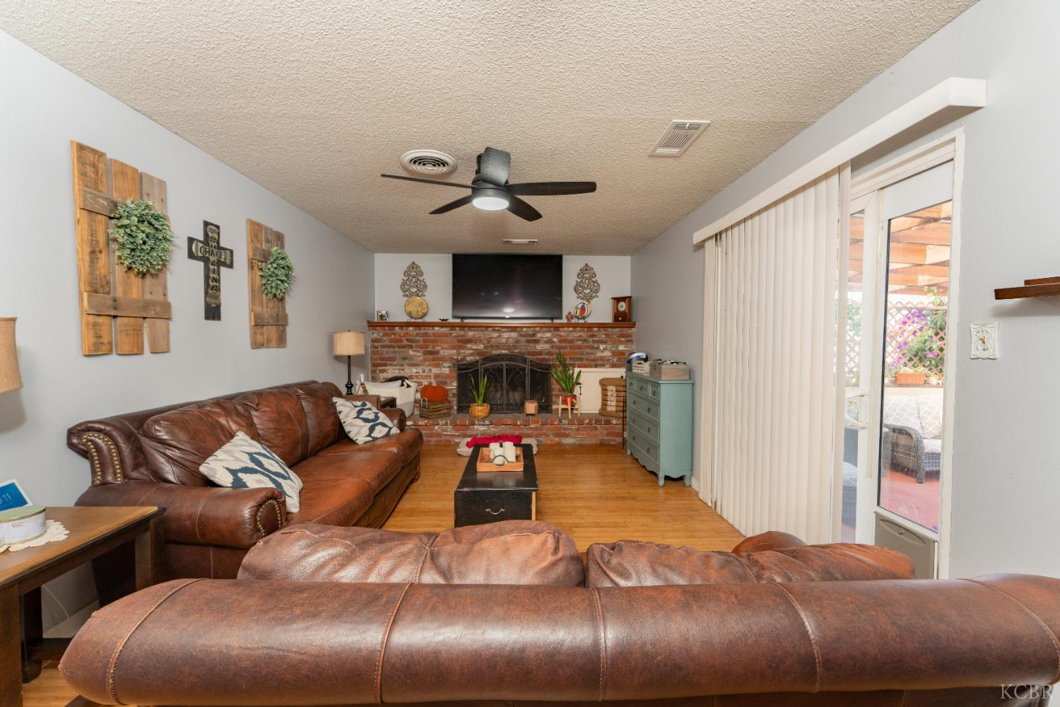 254 W Earl Way, Hanford, CA 93230