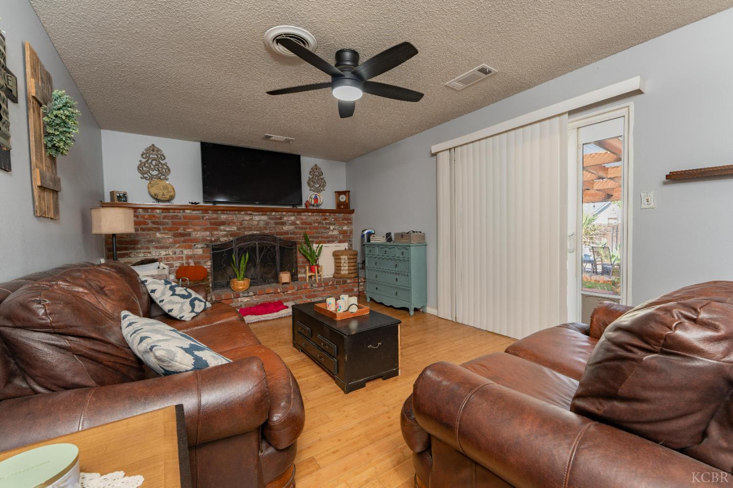 254 W Earl Way, Hanford, CA 93230