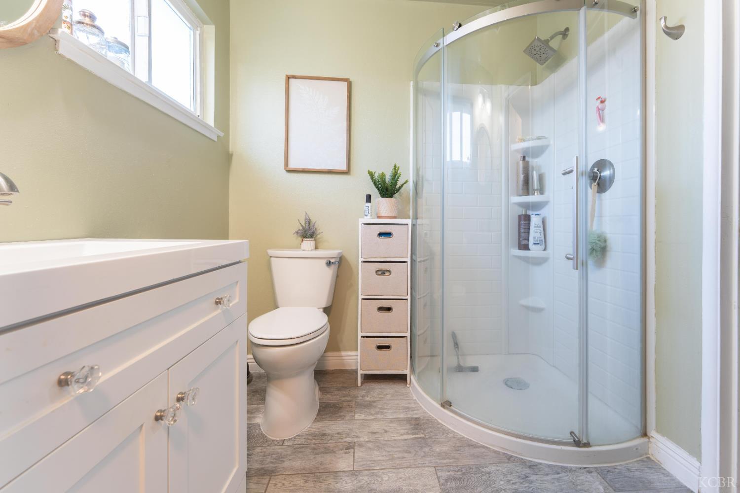 254 W Earl Way, Hanford, CA 93230