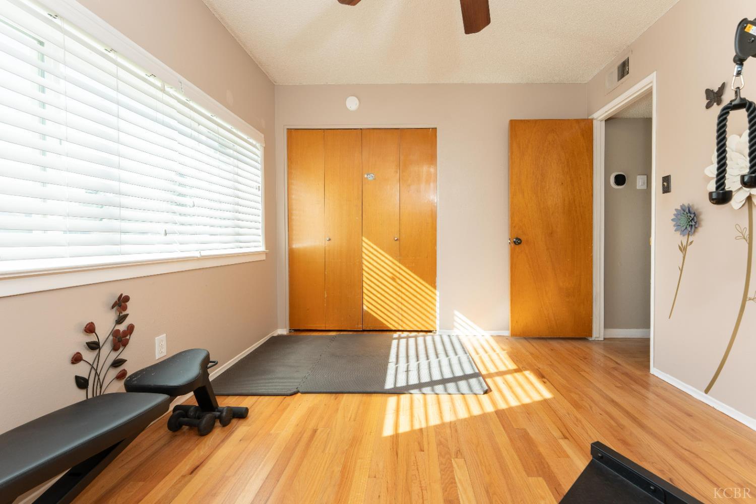 254 W Earl Way, Hanford, CA 93230