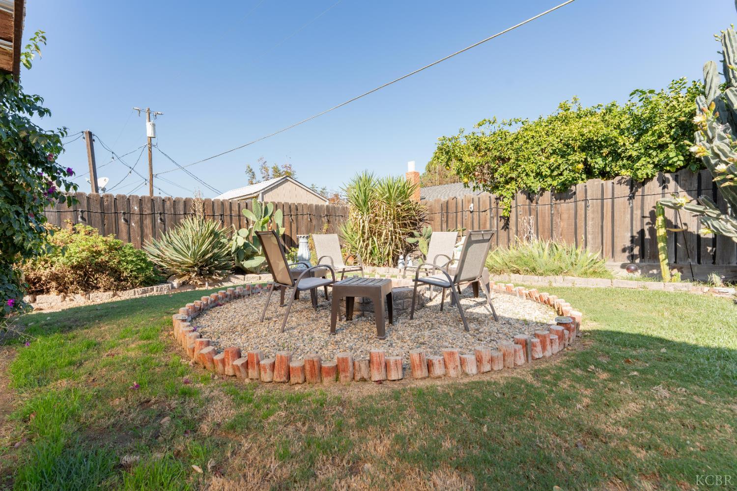 254 W Earl Way, Hanford, CA 93230