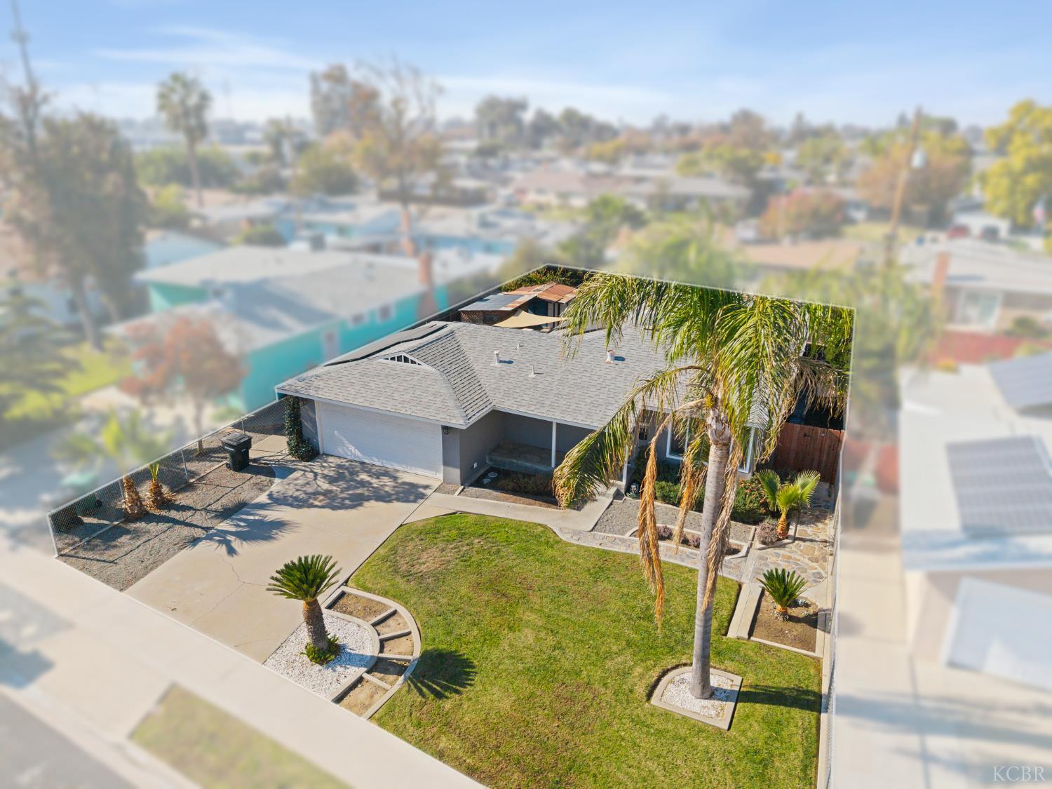 1916 N Burl Dr, Hanford, CA 93230