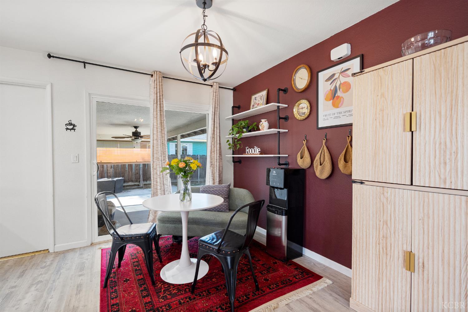 1916 N Burl Dr, Hanford, CA 93230