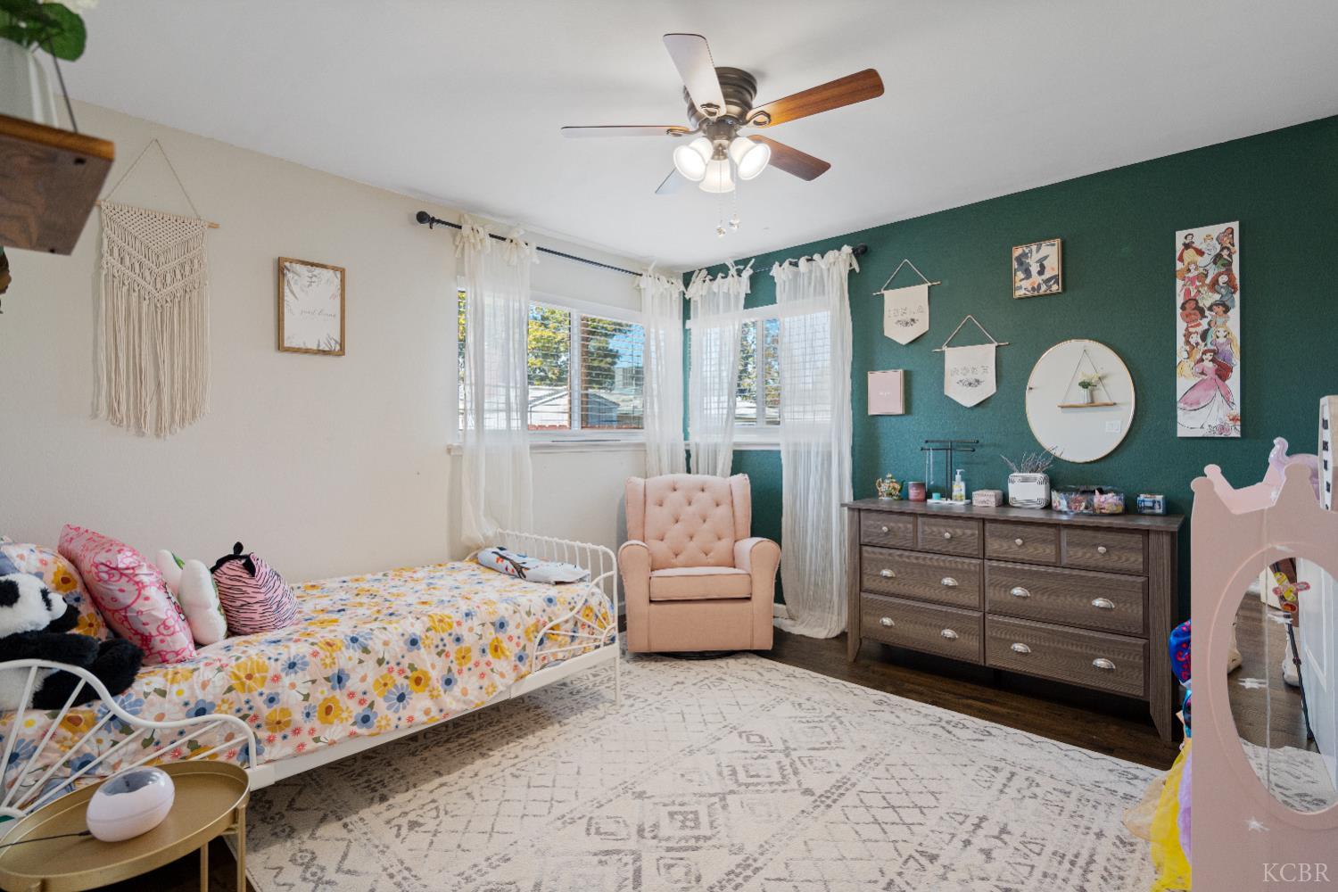 1916 N Burl Dr, Hanford, CA 93230