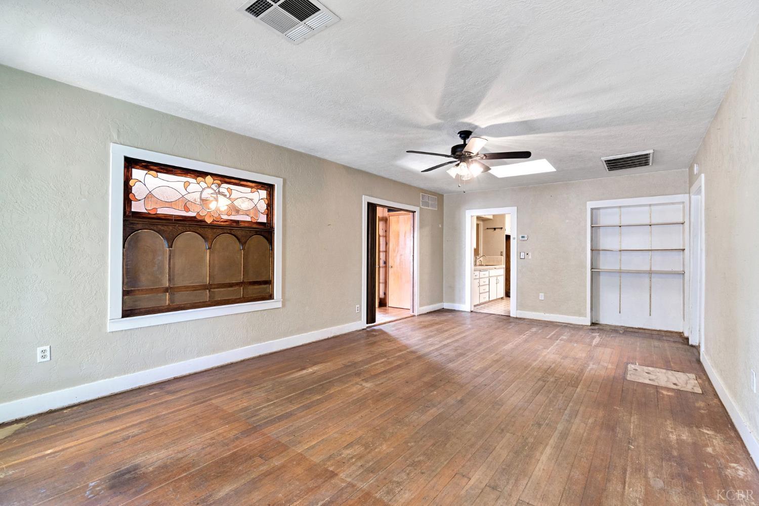 2100 N Douty St, Hanford, CA 93230