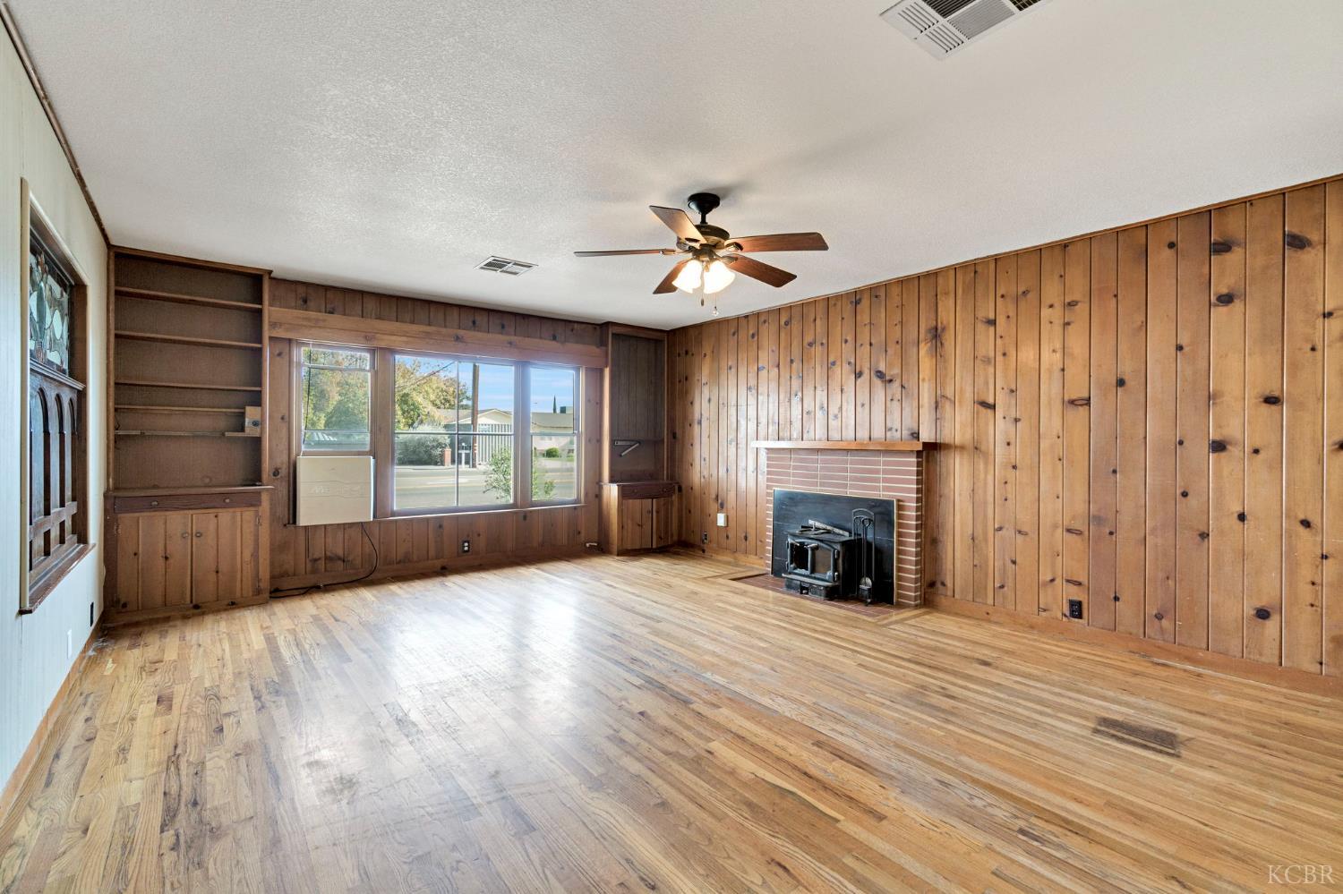 2100 N Douty St, Hanford, CA 93230