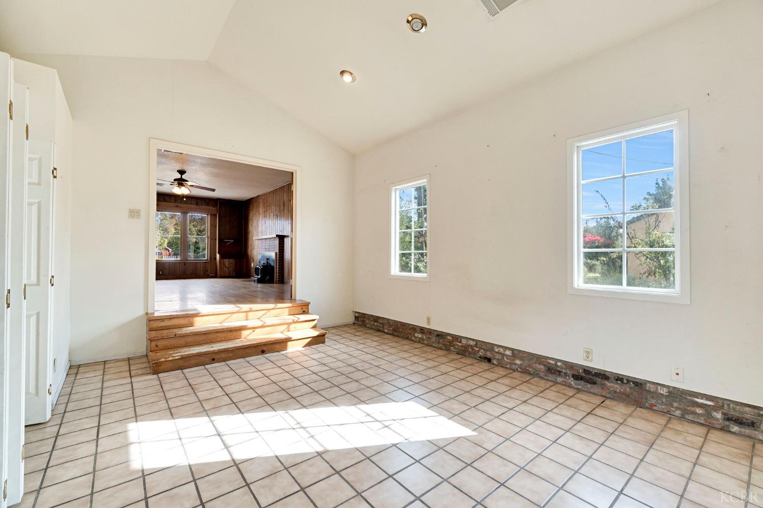 2100 N Douty St, Hanford, CA 93230