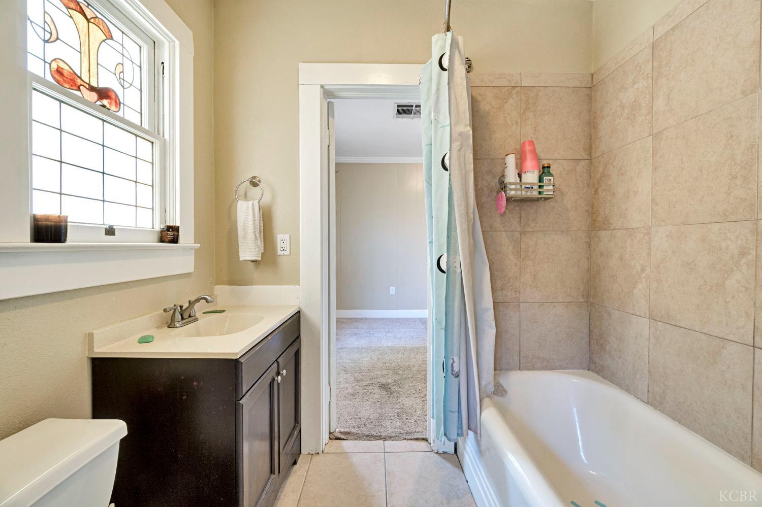 2100 N Douty St, Hanford, CA 93230