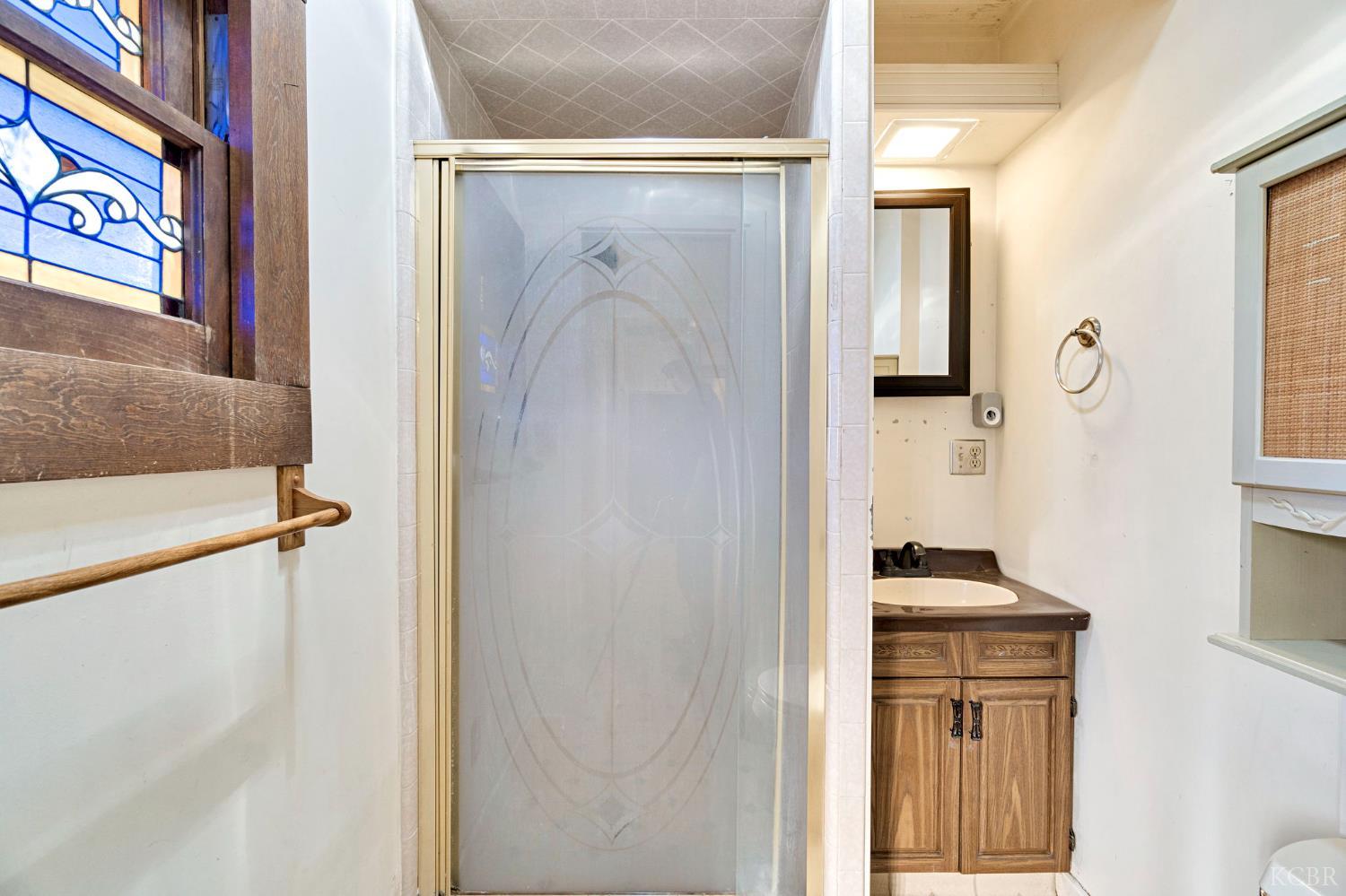 2100 N Douty St, Hanford, CA 93230