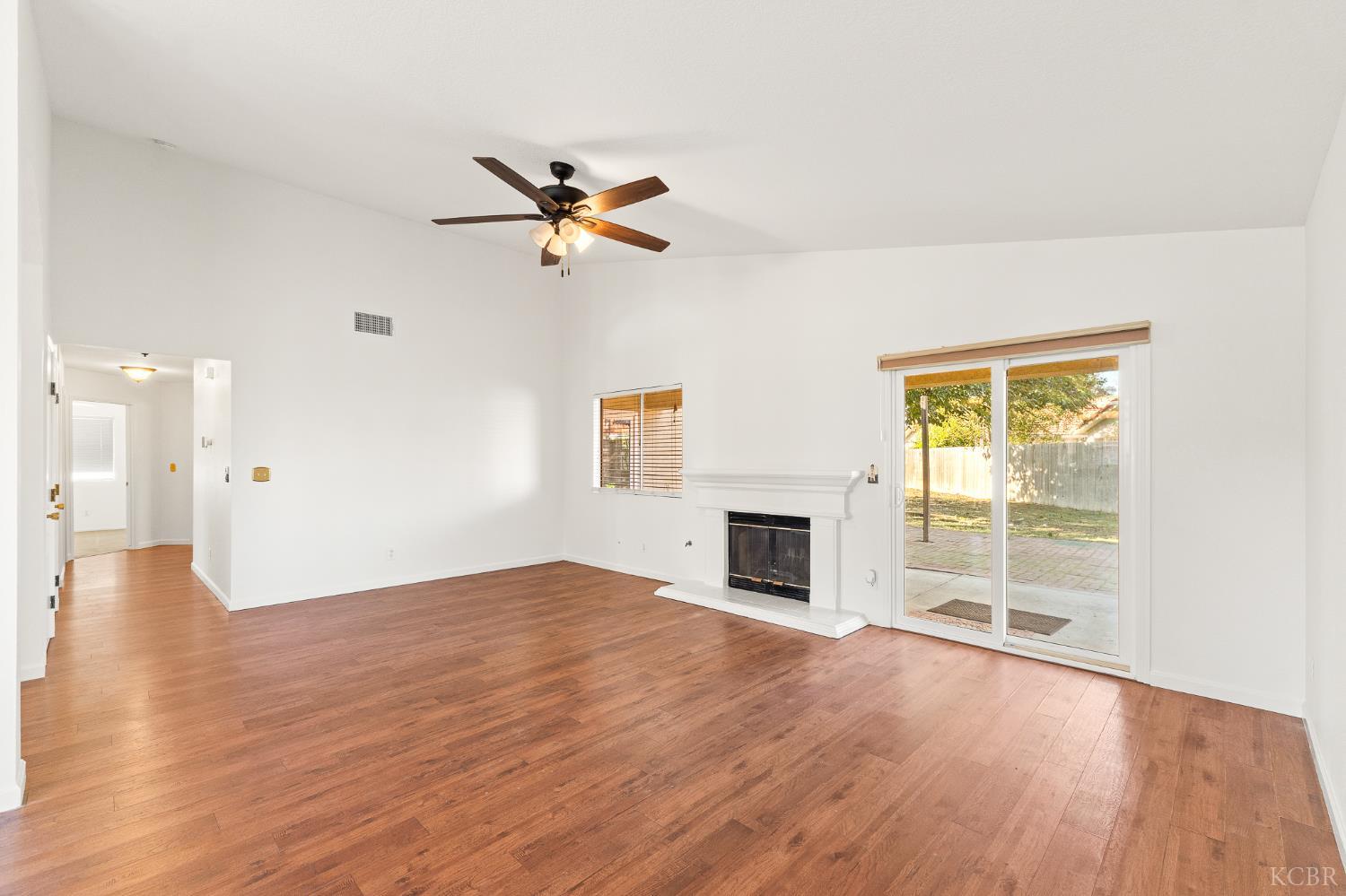 2440 Ashwood Ct, Hanford, CA 93230