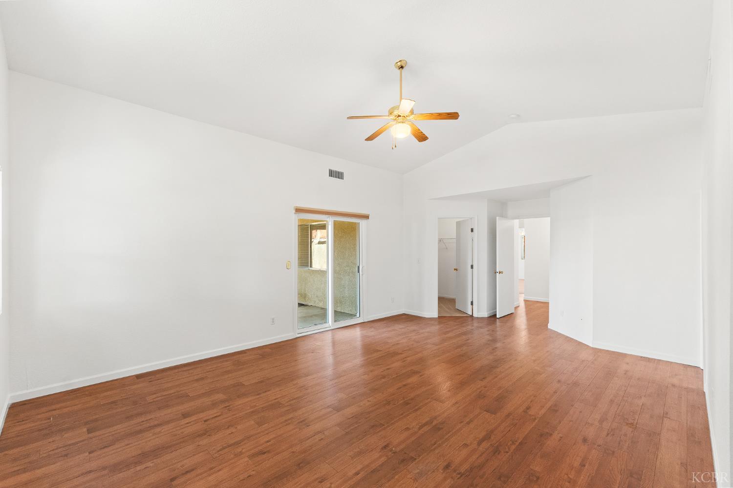 2440 Ashwood Ct, Hanford, CA 93230