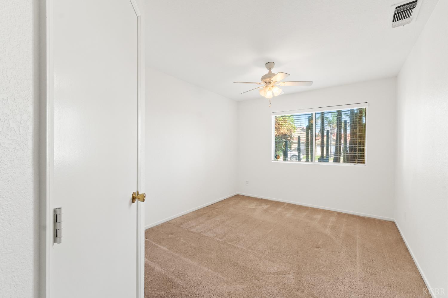 2440 Ashwood Ct, Hanford, CA 93230