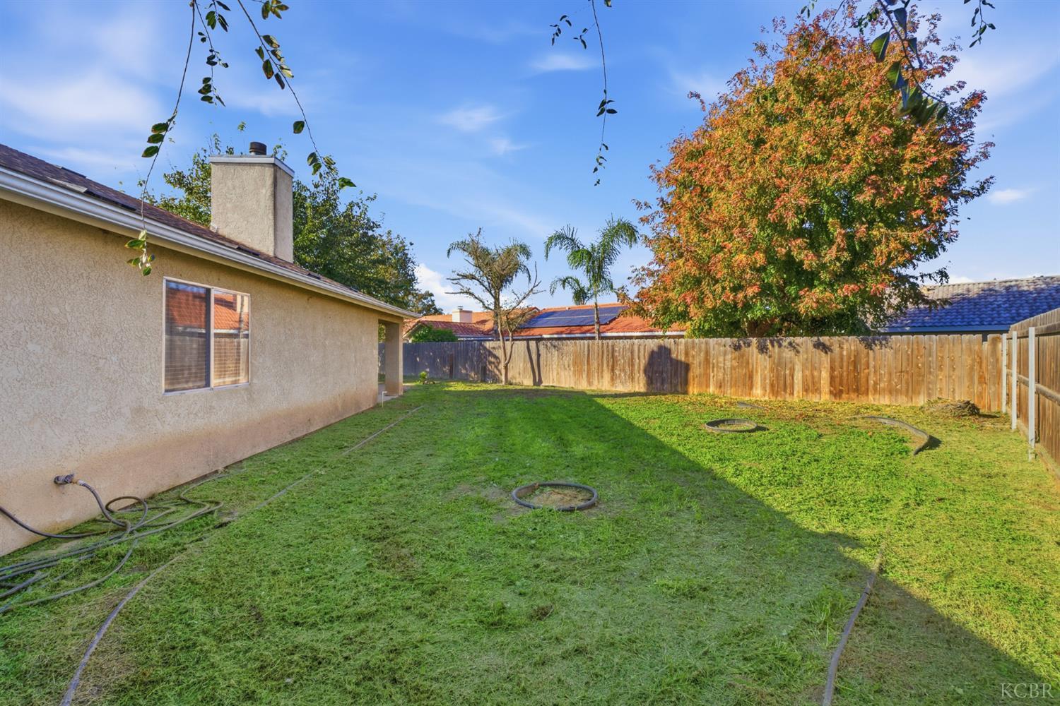 2440 Ashwood Ct, Hanford, CA 93230