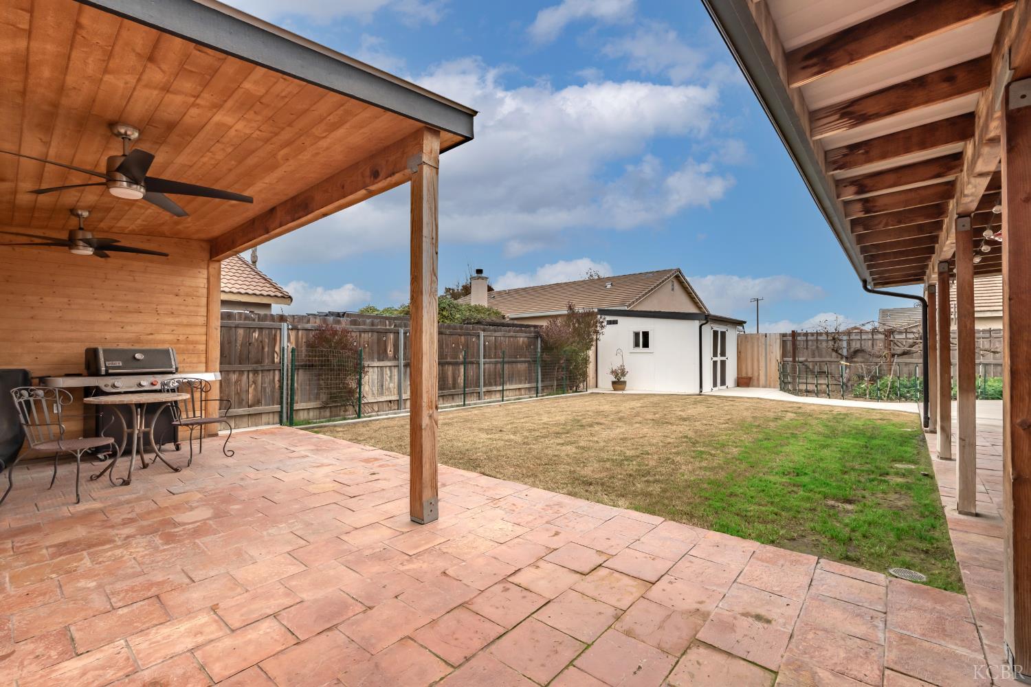 952 Meadow View Rd, Hanford, CA 93230