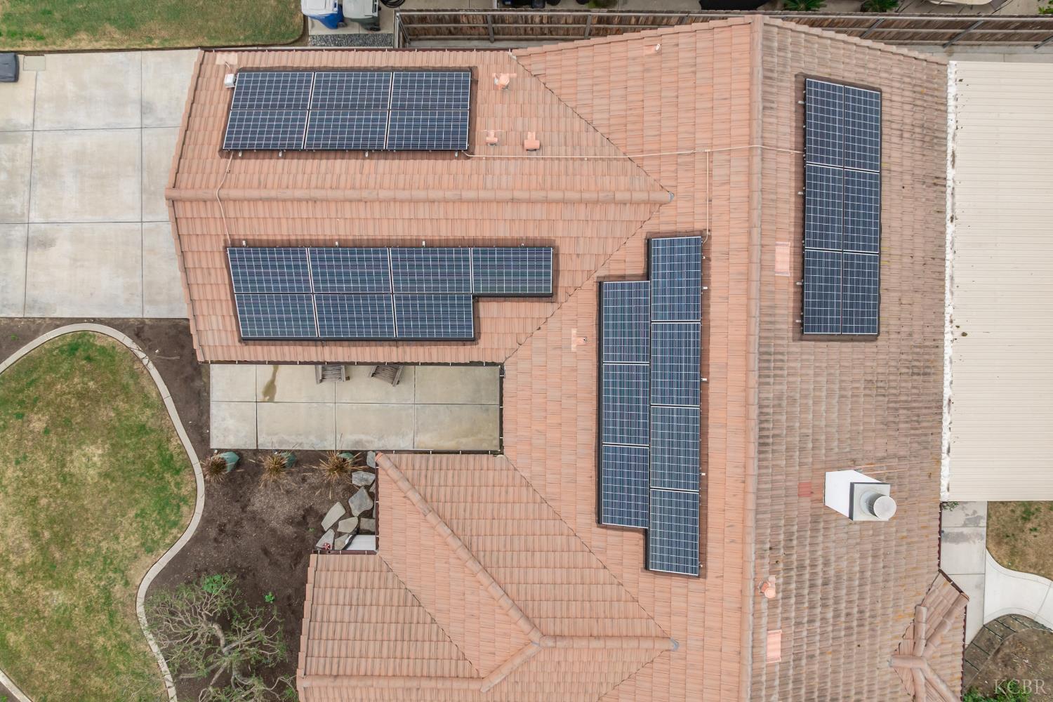 952 Meadow View Rd, Hanford, CA 93230