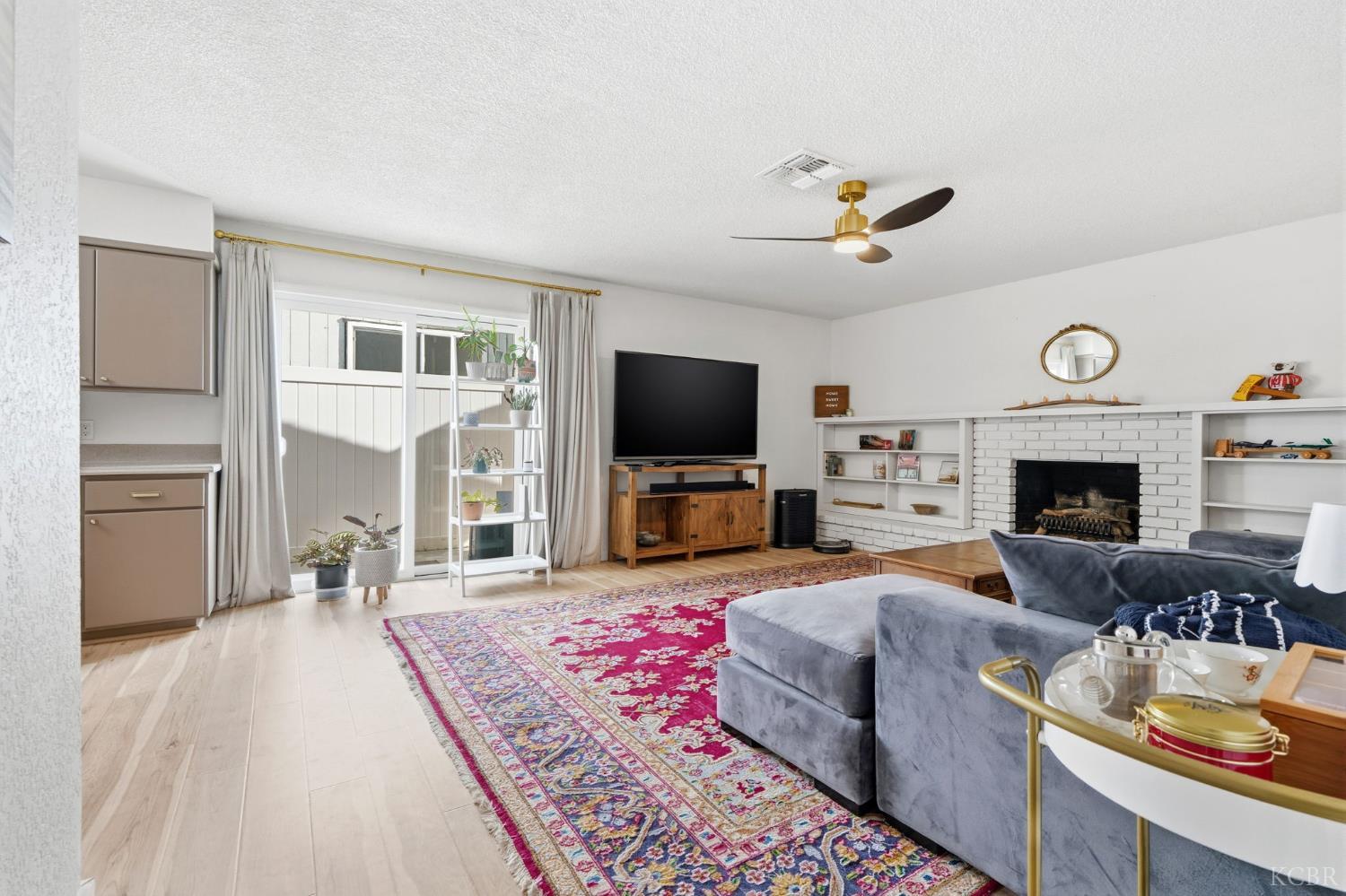 905 Redwood Ln, Lemoore, CA 93245