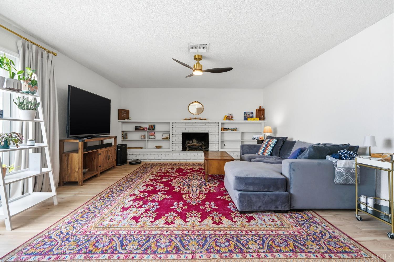 905 Redwood Ln, Lemoore, CA 93245