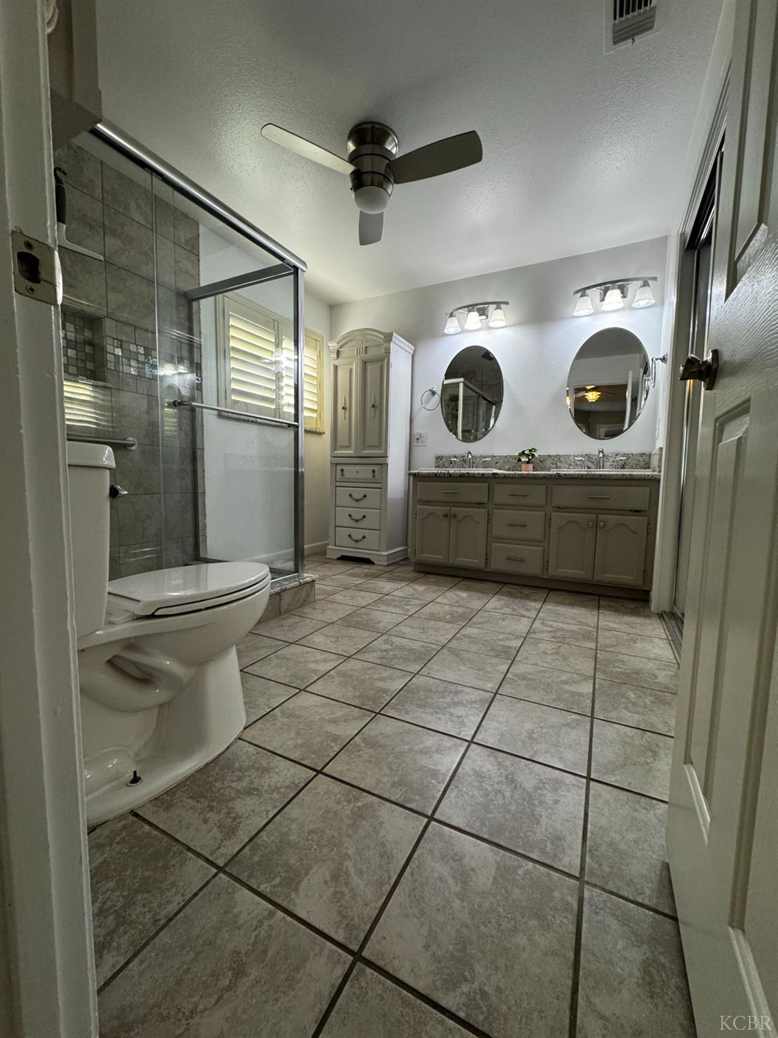 1235 University Ave, Hanford, CA 93230