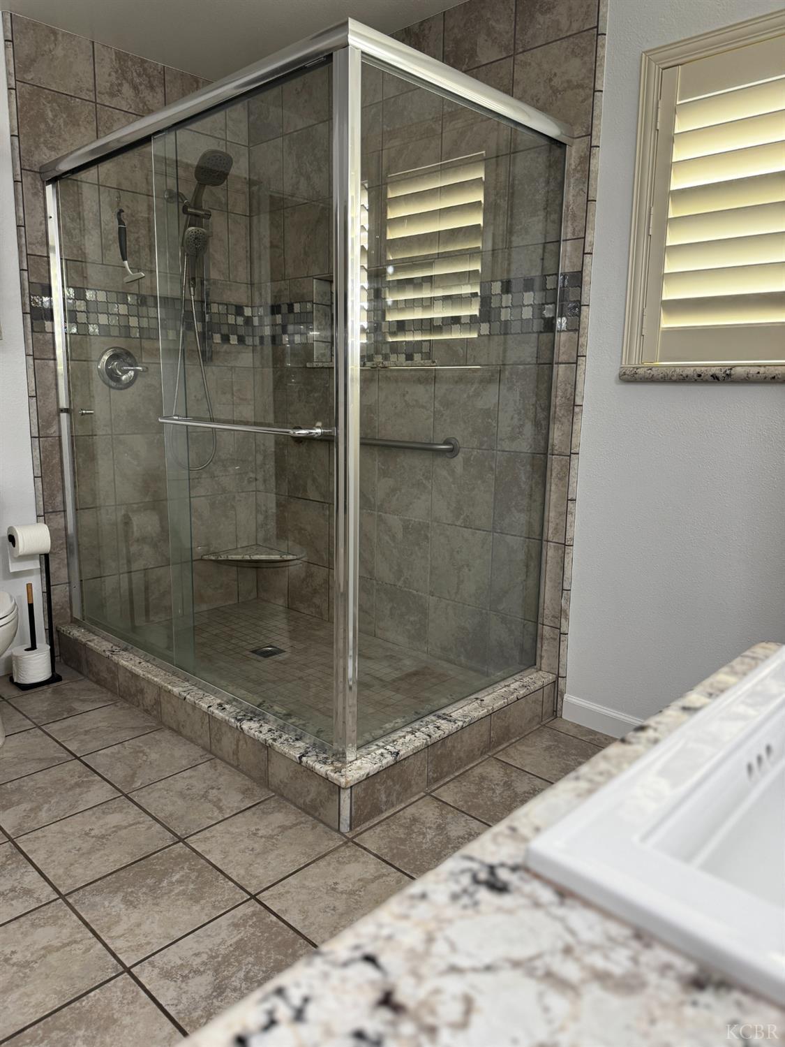 1235 University Ave, Hanford, CA 93230