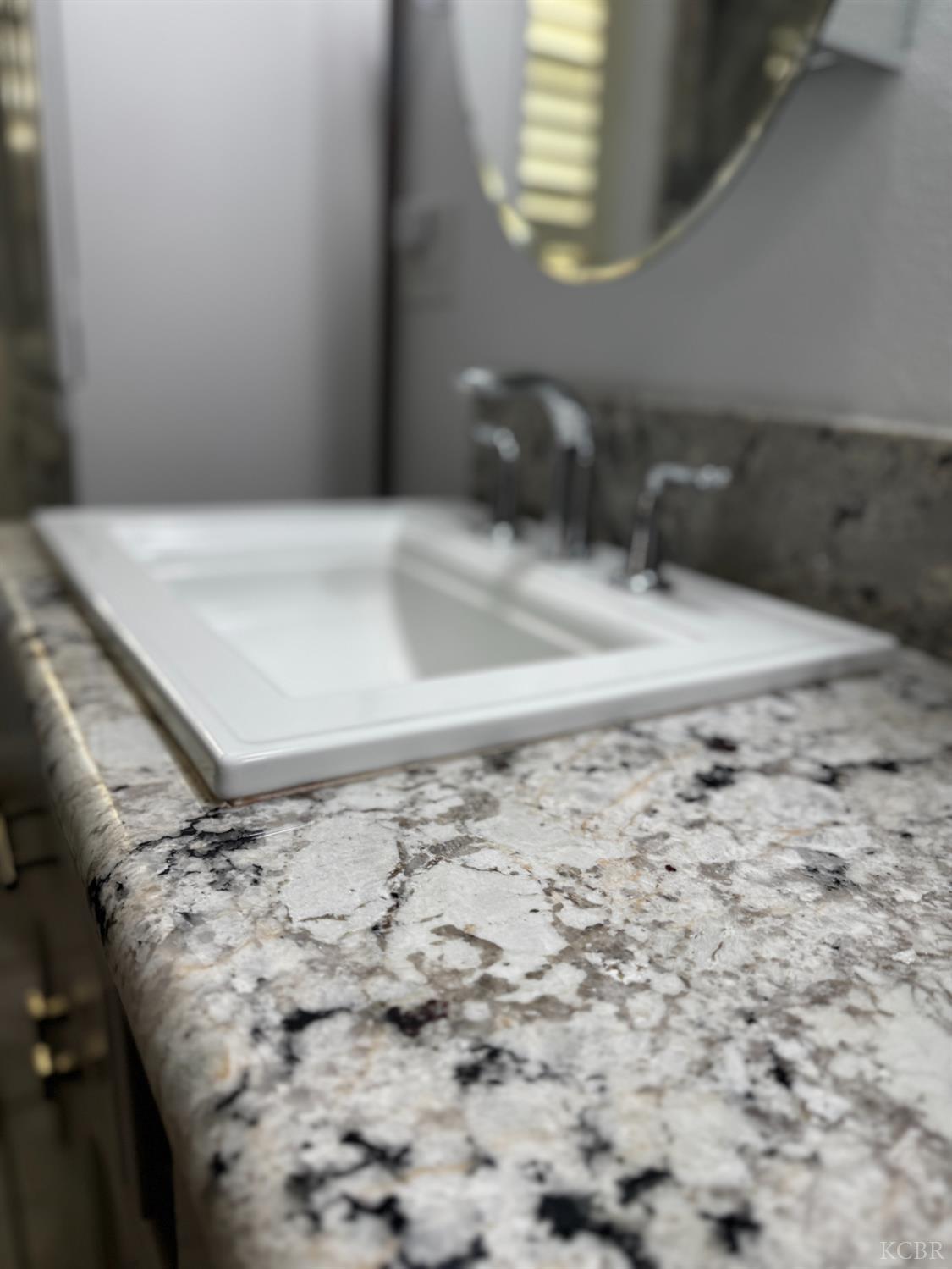 1235 University Ave, Hanford, CA 93230