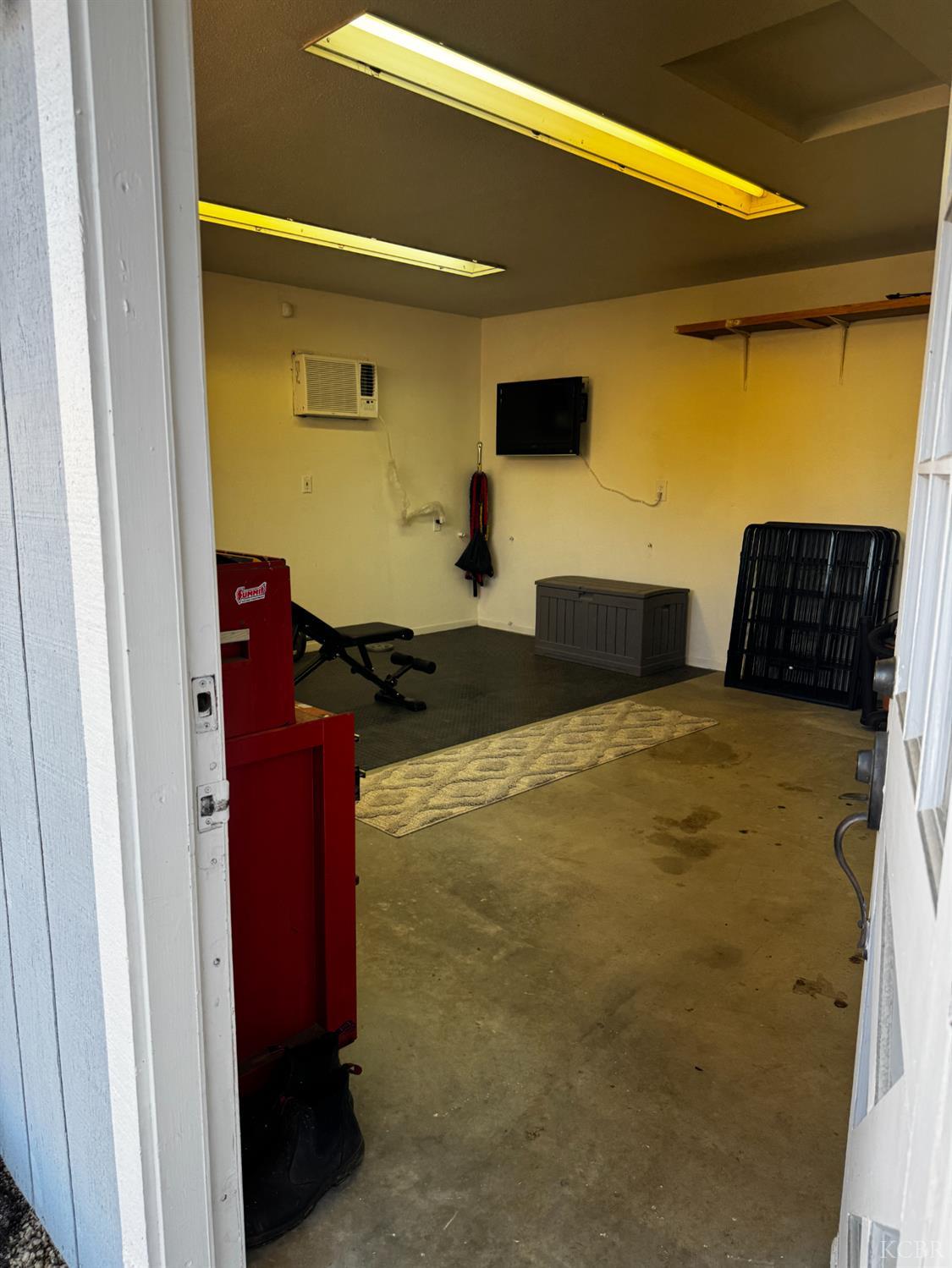 1235 University Ave, Hanford, CA 93230