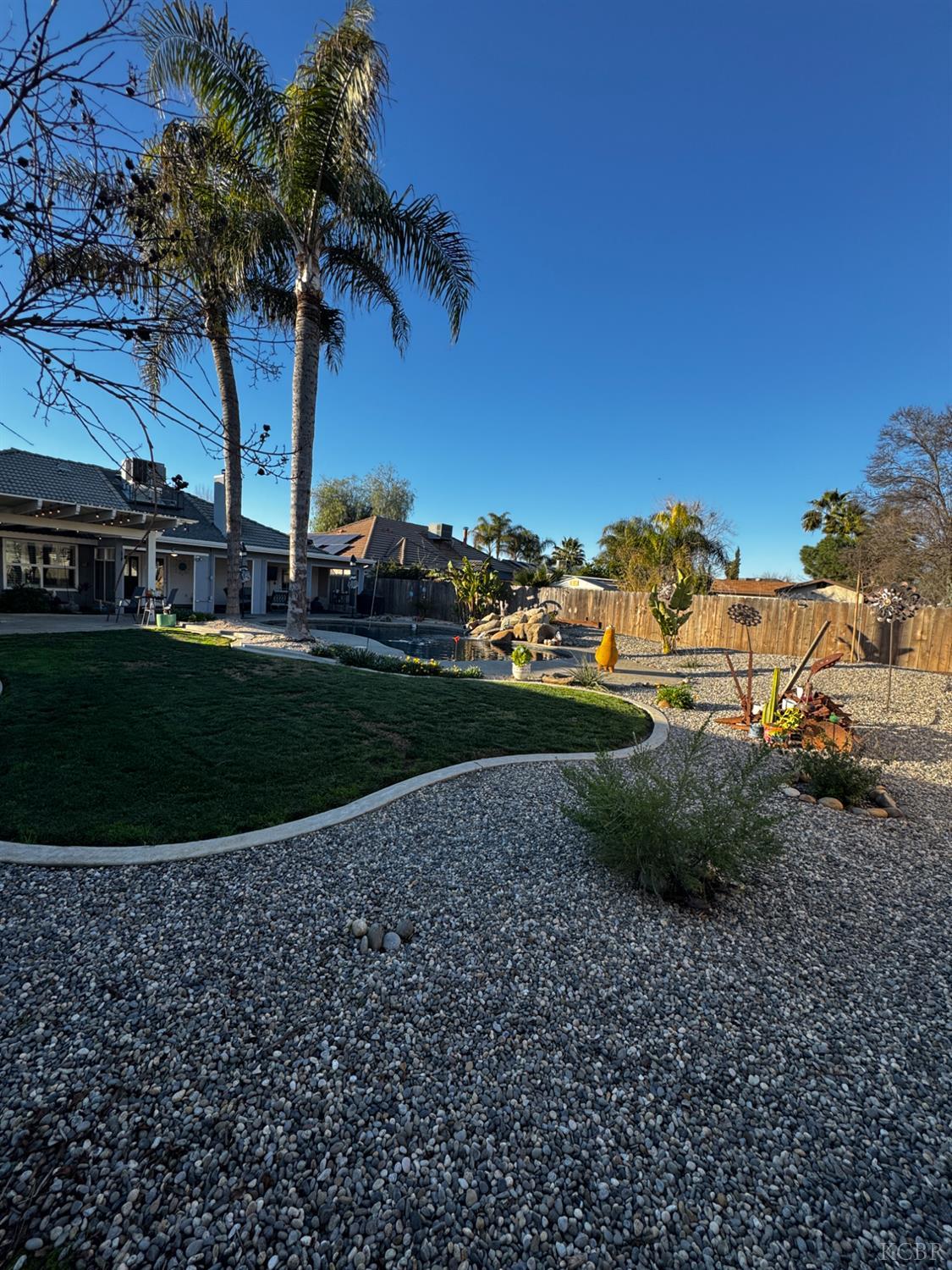 1235 University Ave, Hanford, CA 93230