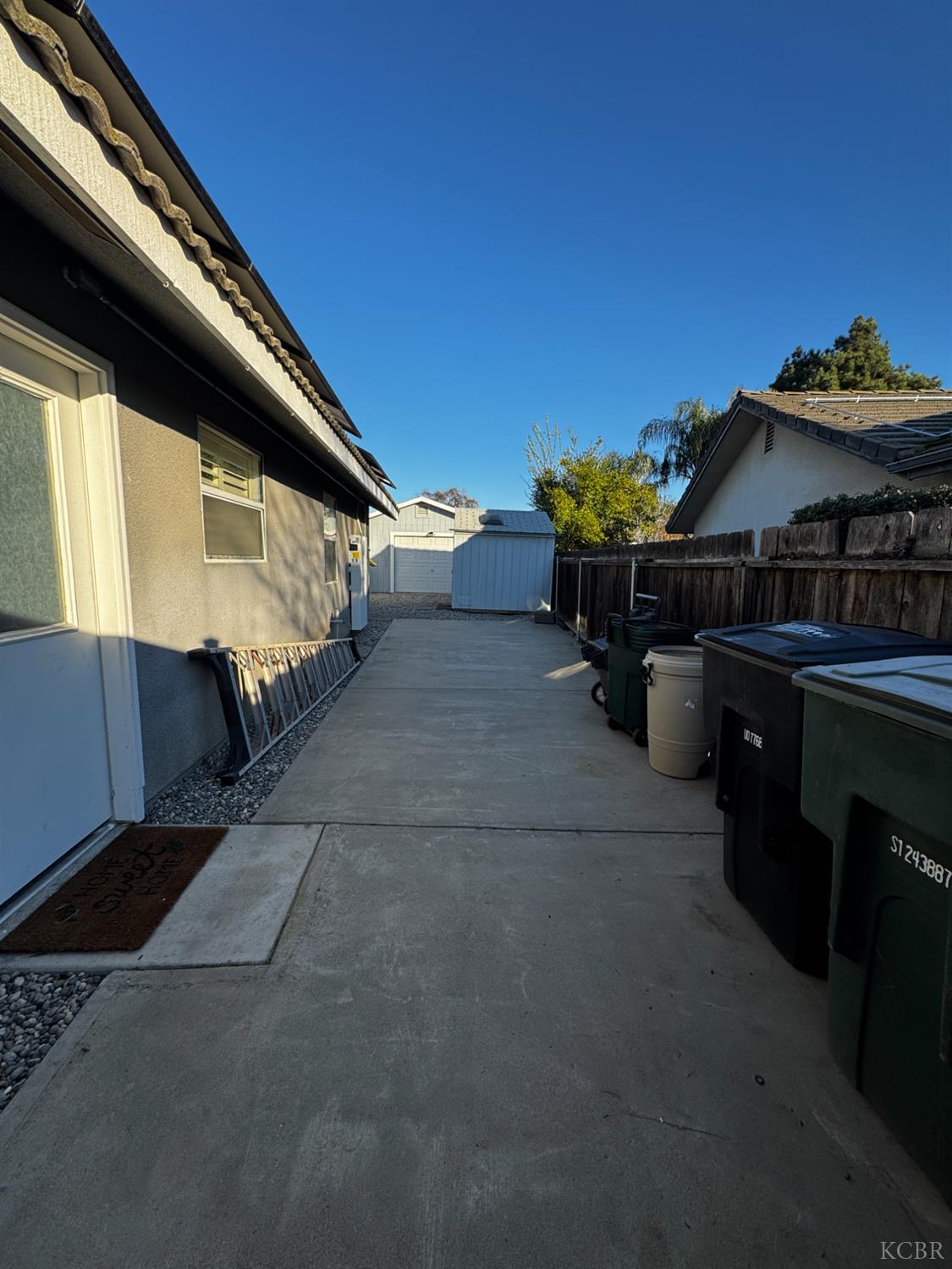 1235 University Ave, Hanford, CA 93230