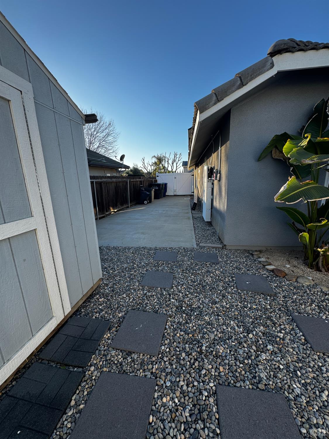 1235 University Ave, Hanford, CA 93230