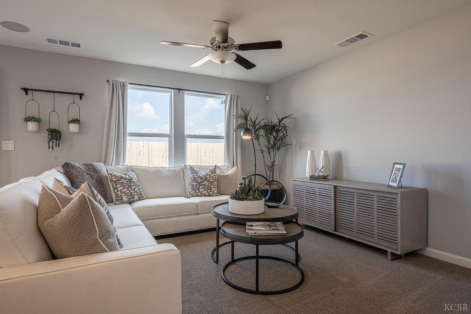 1143 52 BR Billingsley St, Hanford, CA 93230